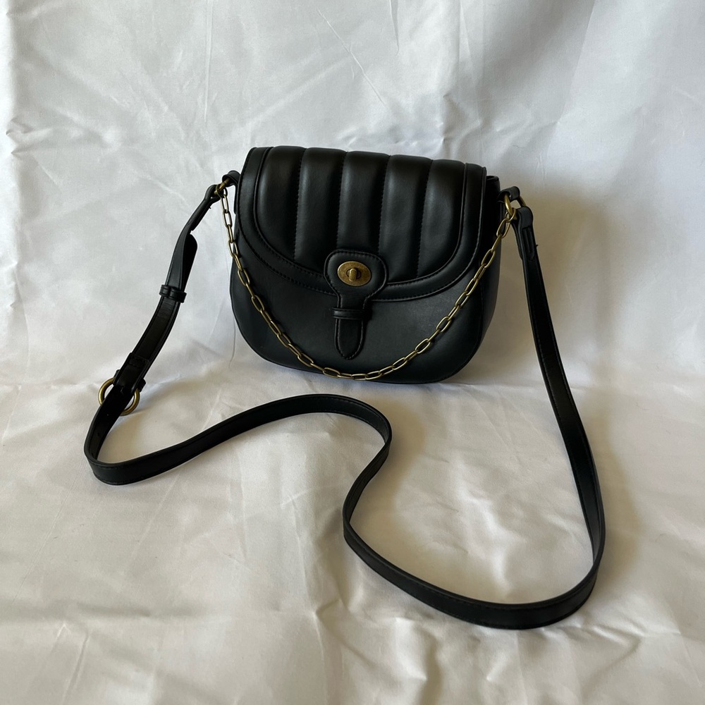 Universal Thread Black Crossbody Bag with Gold Chain
